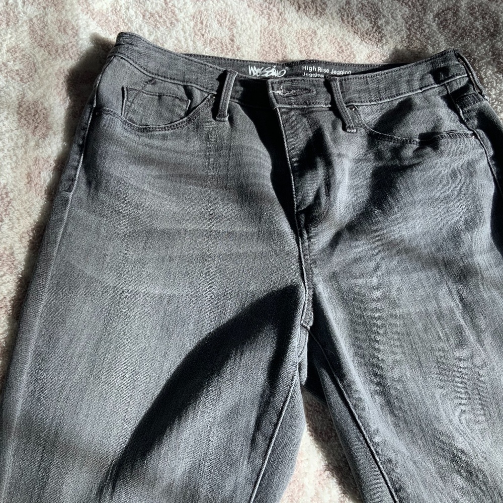 MOSSIMO HIGH RISE JEGGINGS SIZE 8/29R